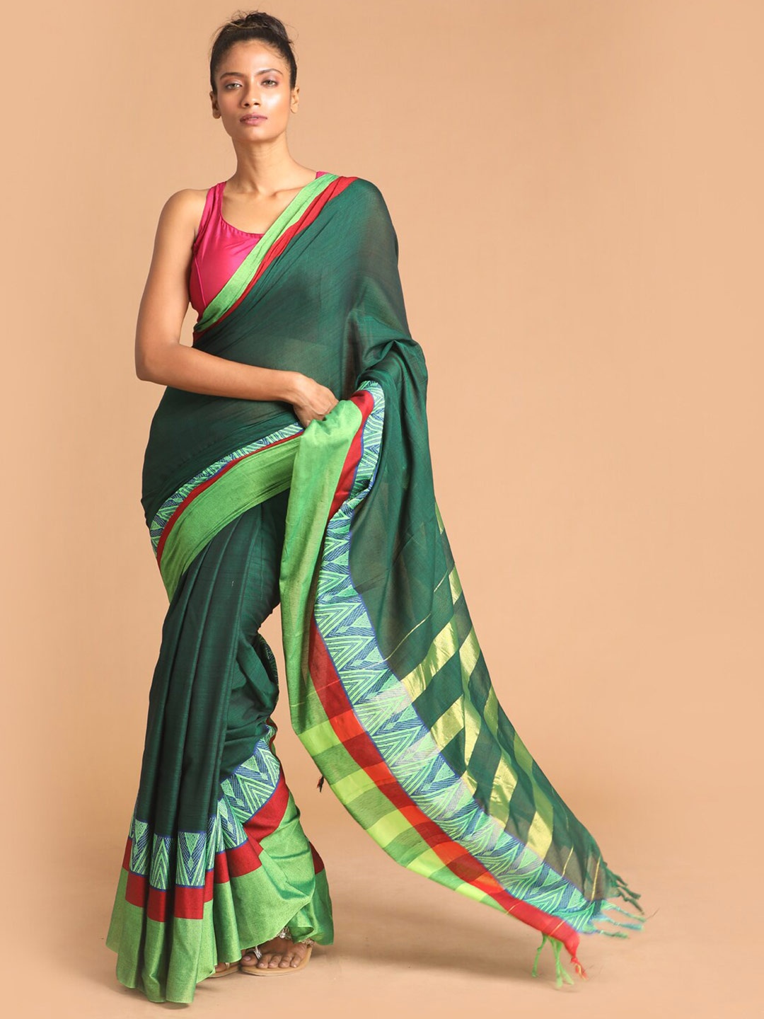 

Saranee Green & Blue Solid Pure Cotton Saree