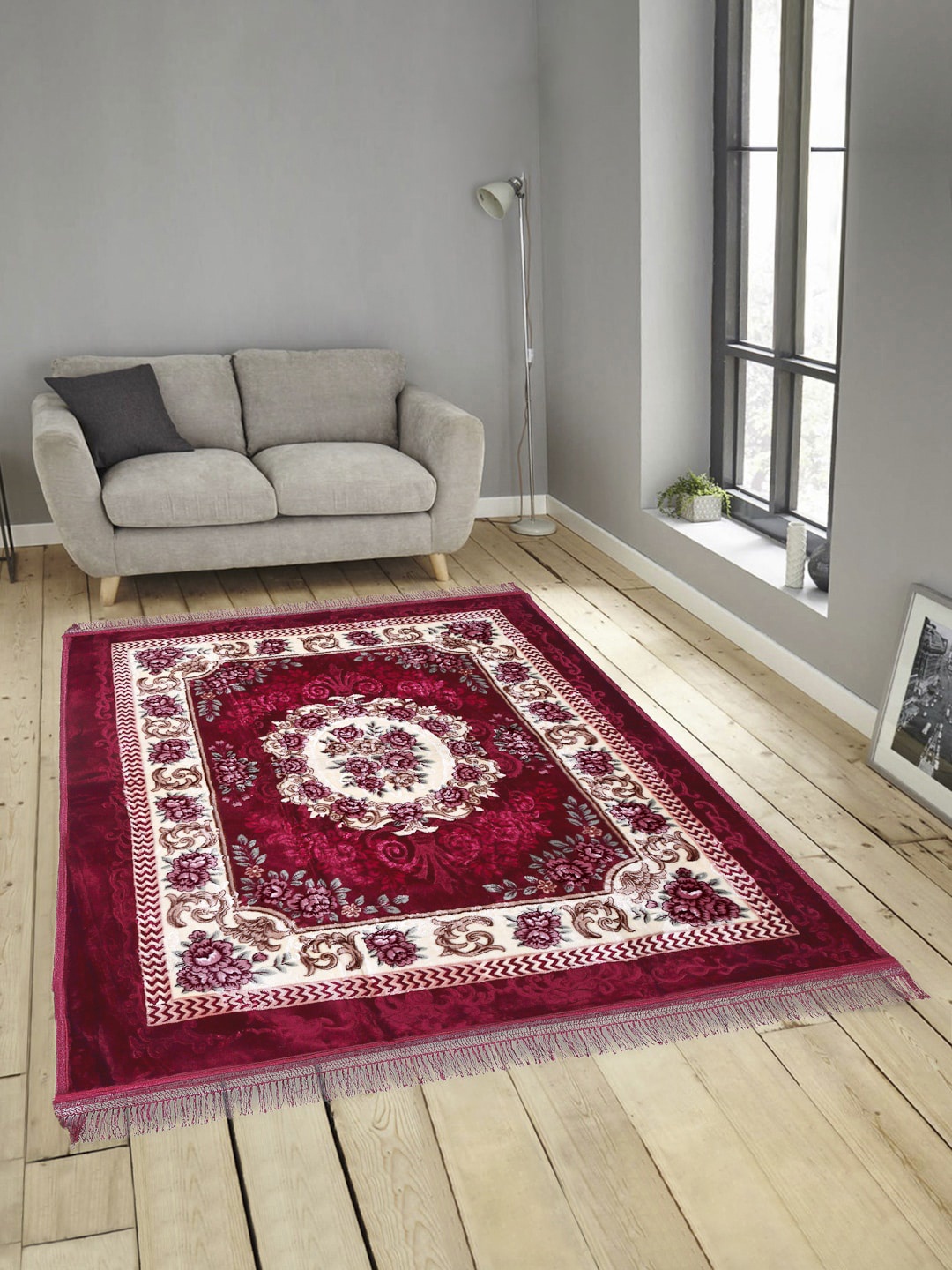 

KLOTTHE Maroon & White Floral Printed Woollen Handmade Traditional Carpet