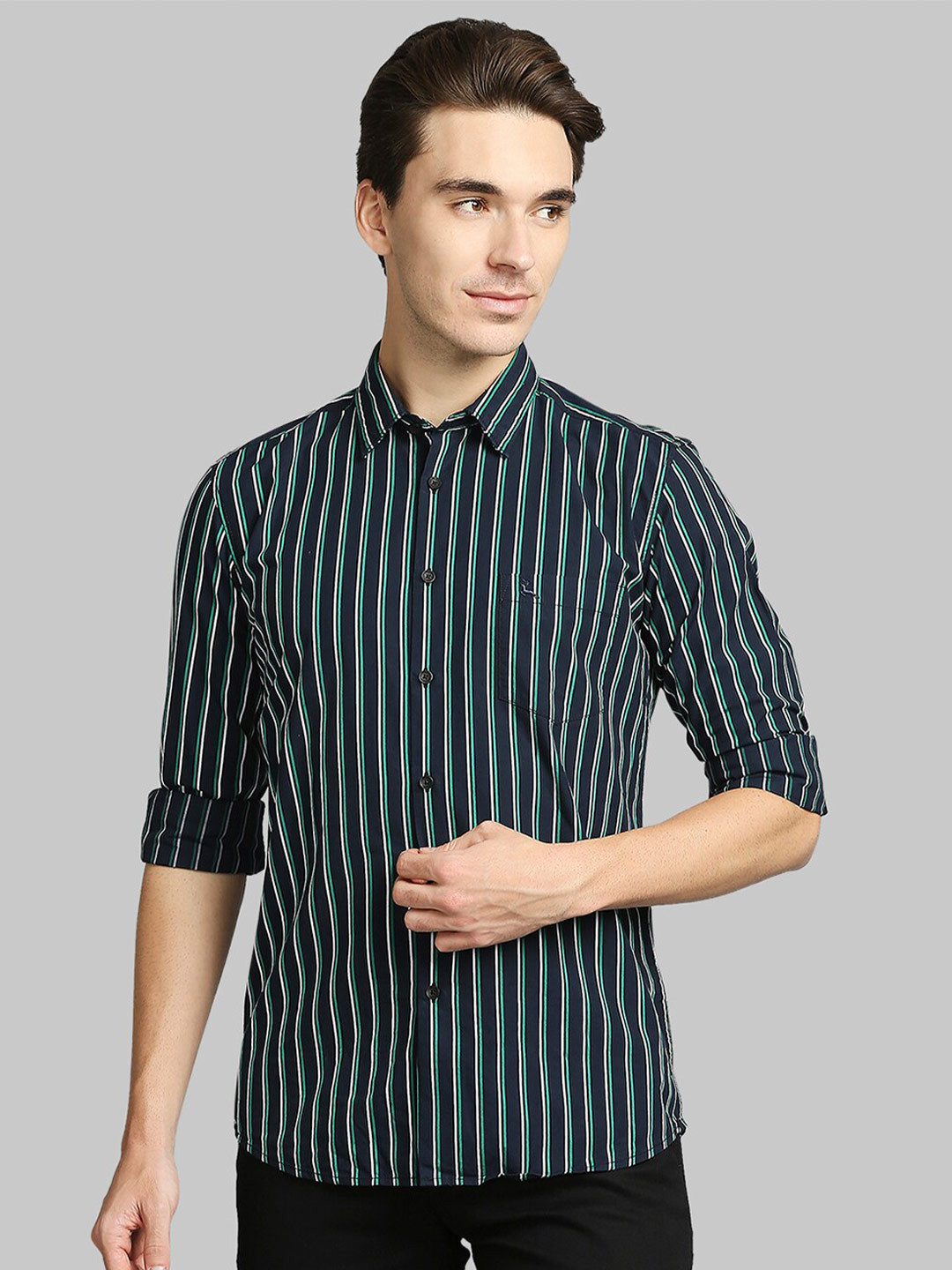 

Parx Men Green Slim Fit Striped Casual Shirt