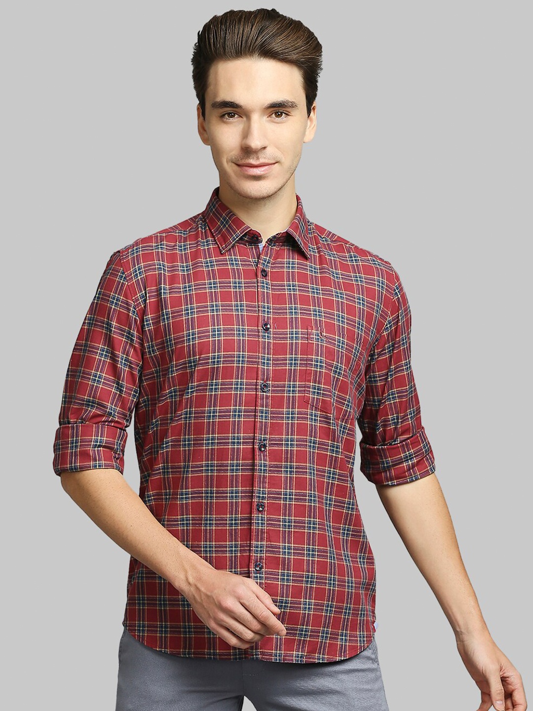 

Parx Men Red Slim Fit Tartan Checks Checked Casual Shirt