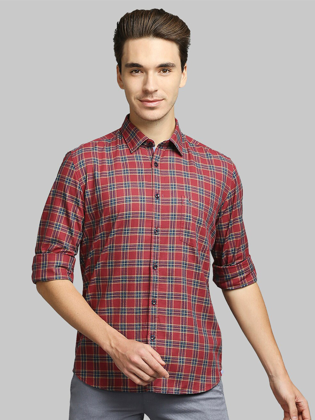 

Parx Men Red Slim Fit Tartan Checks Checked Casual Shirt