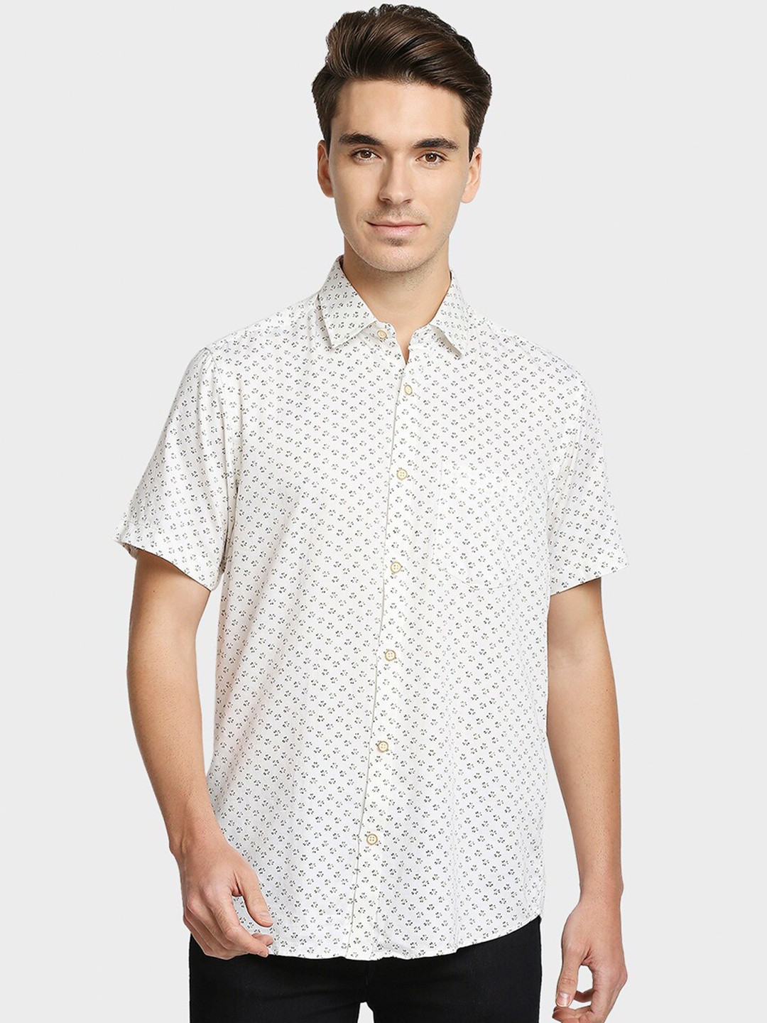 

ColorPlus Men White Printed Casual Shirt