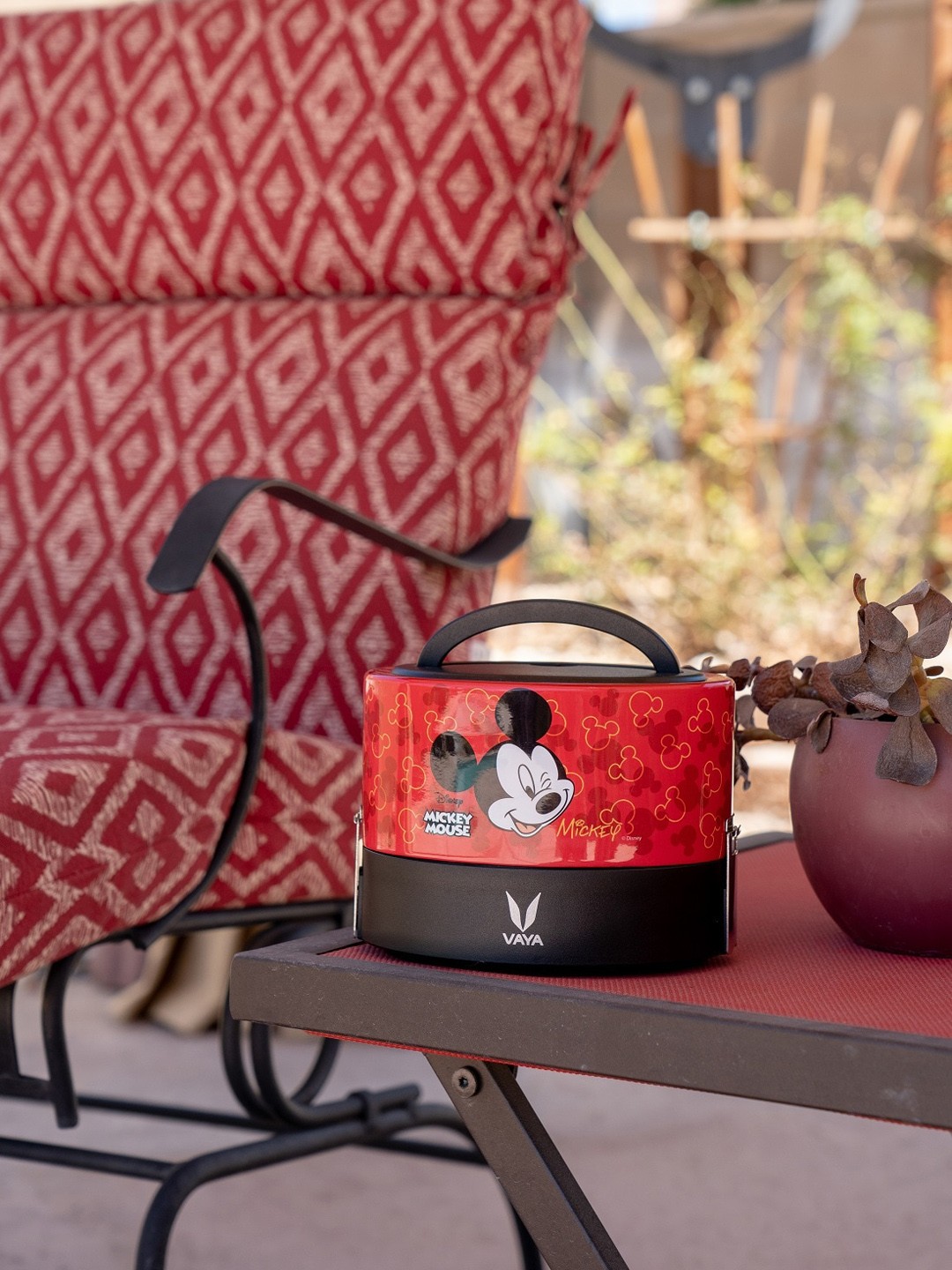 

Vaya Kids Red & Black Printed Stainless Steel Lunch Box
