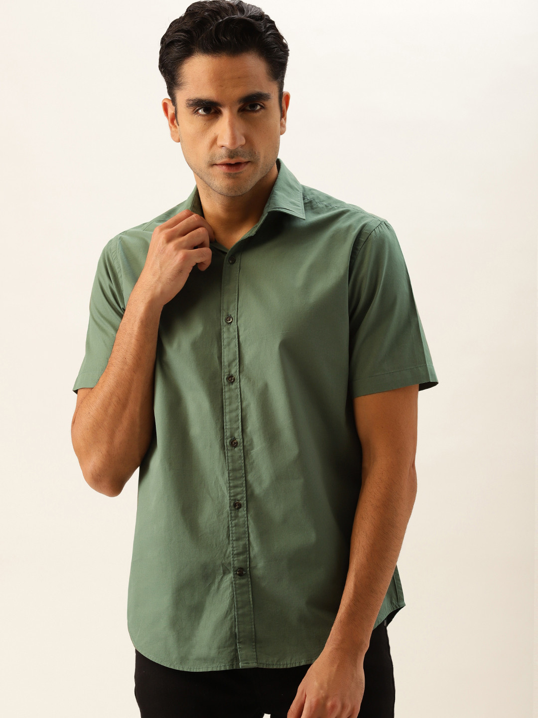 

IVOC Men Olive Green Solid Pure Cotton Casual Shirt