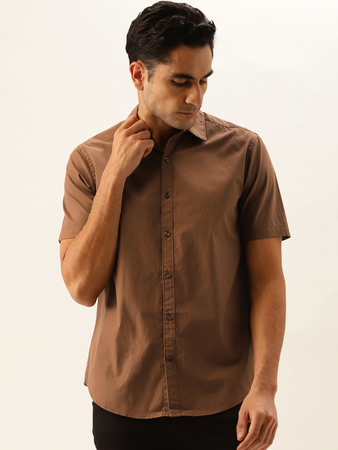 

IVOC Men Brown Solid Pure Cotton Casual Shirt