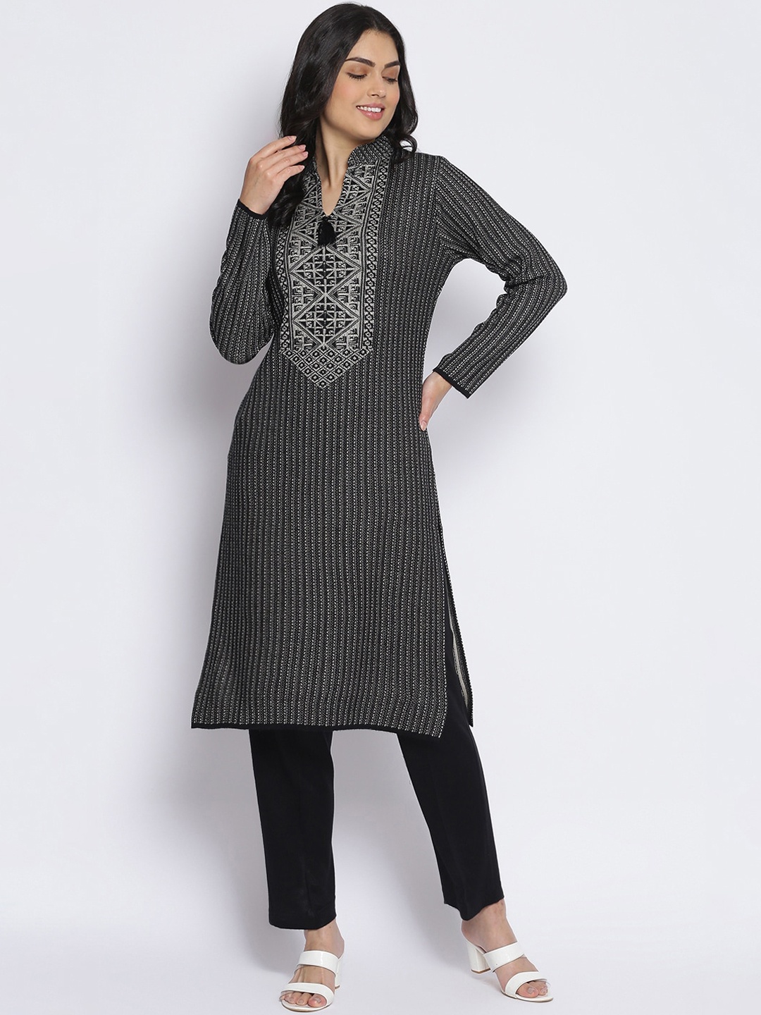 

MIKHAD Women Black Ethnic Motifs Embroidered Straight Kurta with Trousers