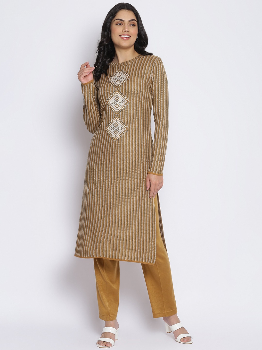 

MIKHAD Women Rust Brown Geometric Printed Acrylic Kurta