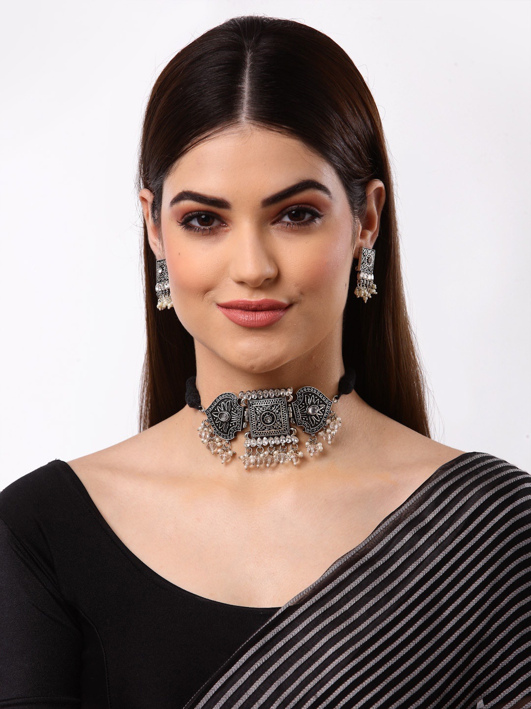 

Arrabi Silver-Toned & White Beaded Oxidised Jewellery Set