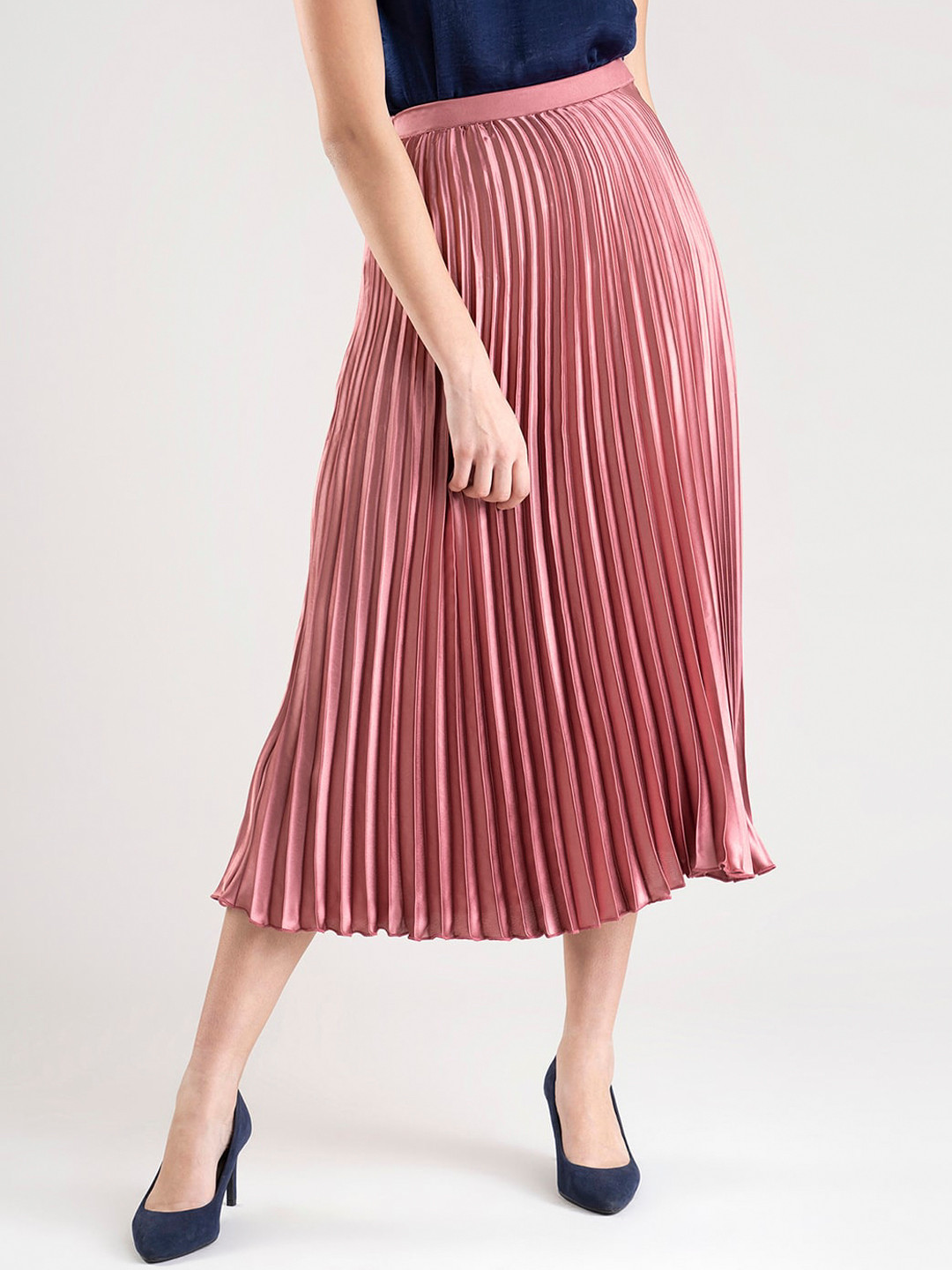 

FableStreet Women Pink Solid Accordion Pleats Midi Flared Skirt