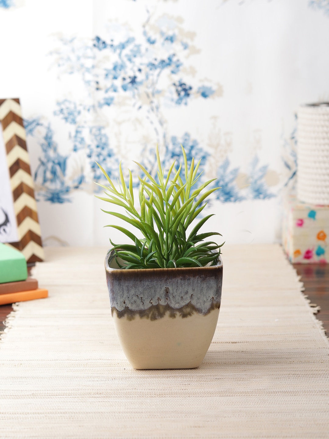 

VarEesha Set Of 2 Off-White & Brown Handmade Ceramic Planters