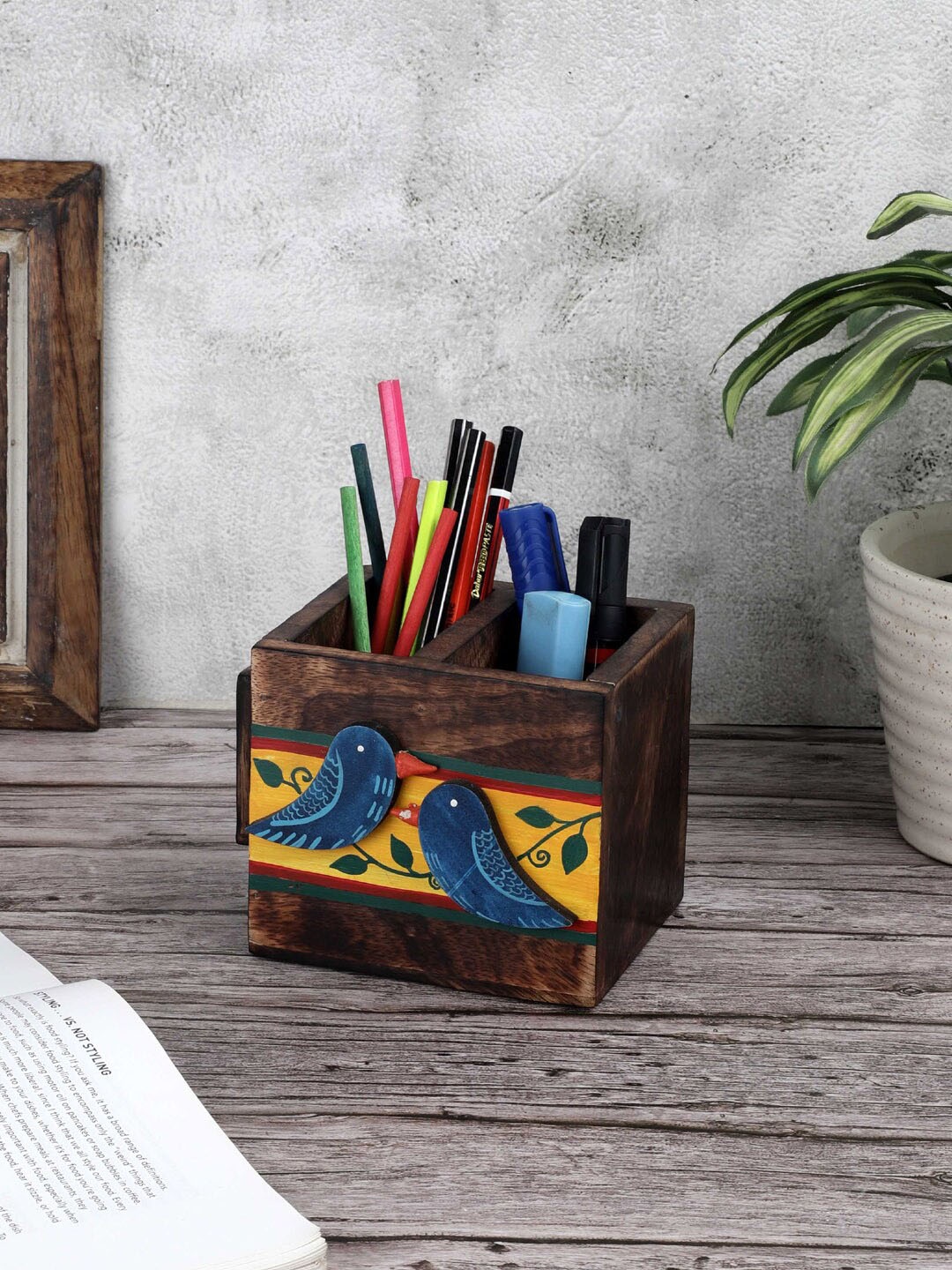 

VarEesha Yellow Hand Painted Bird Mango Wood Desk Organizer/ Pen Stand, Brown