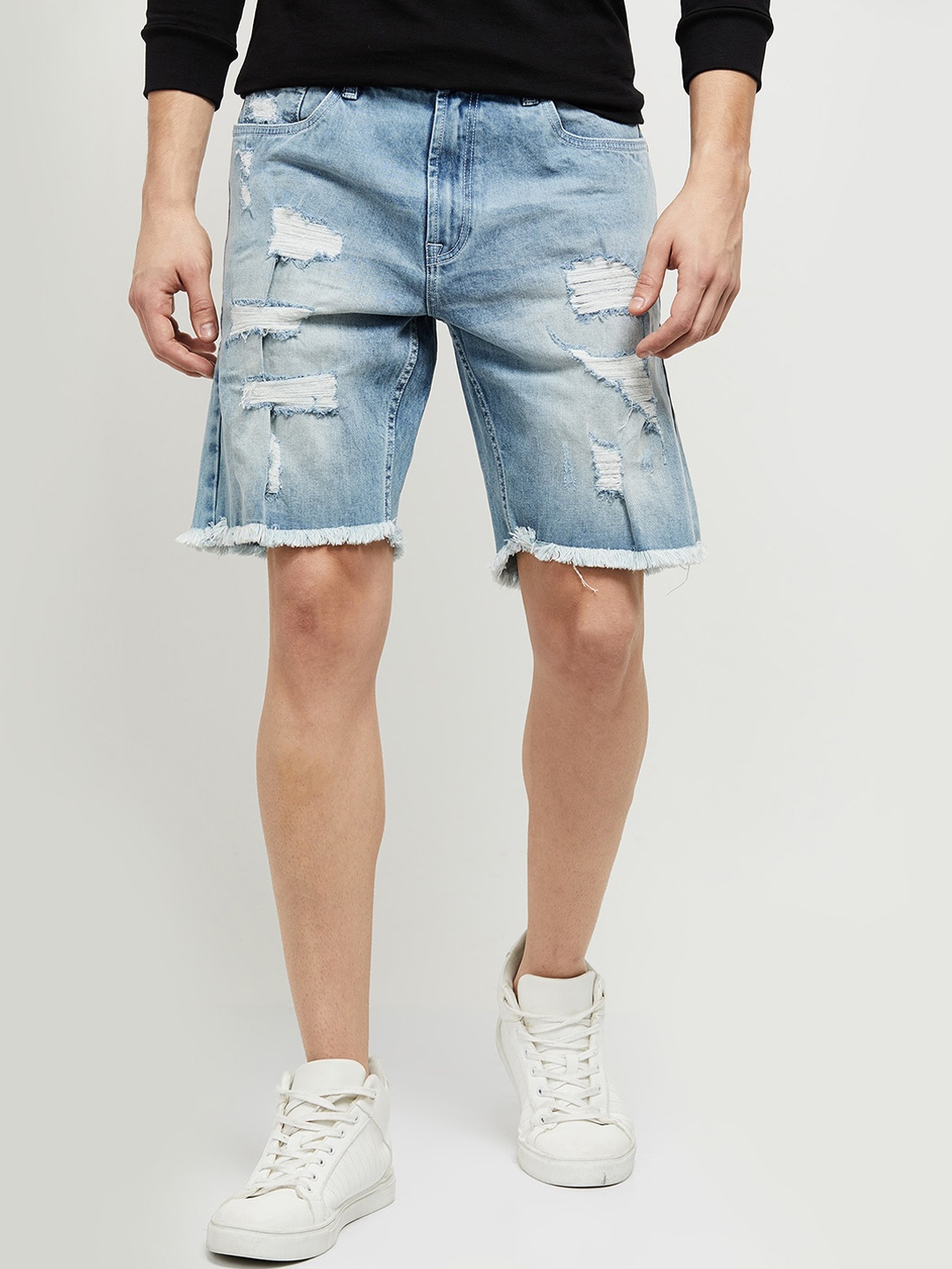 

max Men Blue Washed Denim Shorts