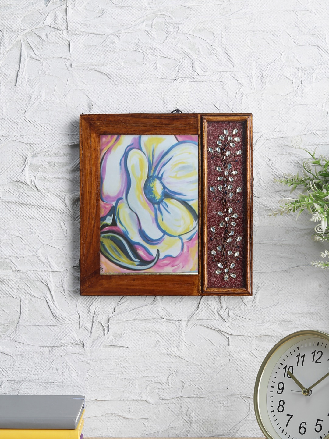 

VarEesha Maroon & Brown Kundan Work Wooden Photo Frame