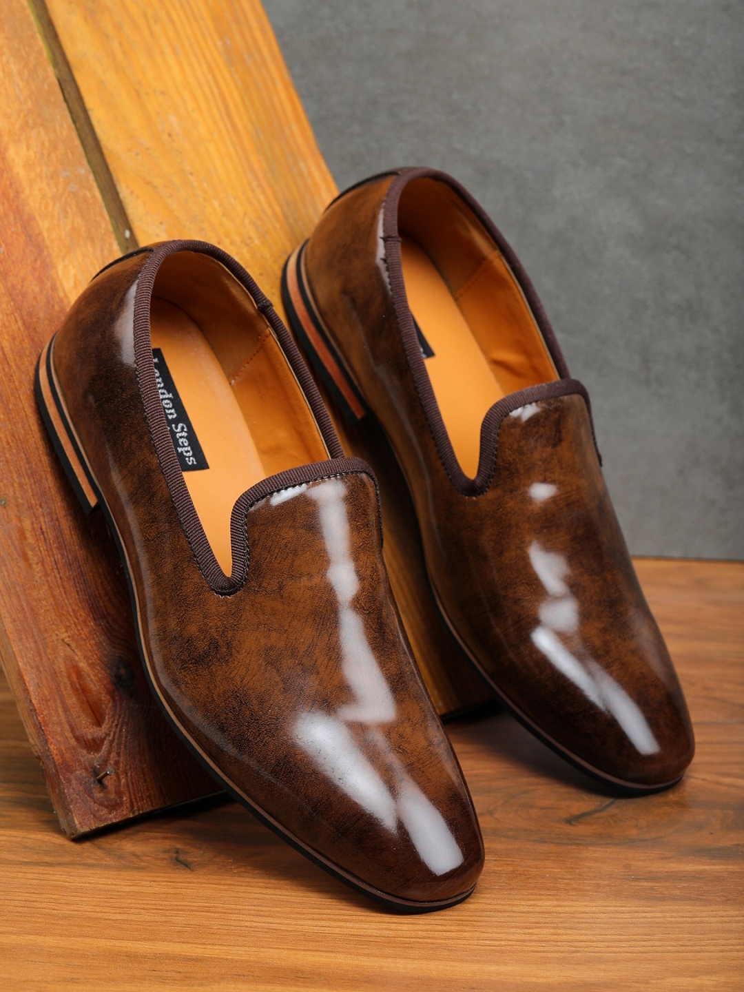 

LONDON STEPS Men Brown Solid Formal Loafers