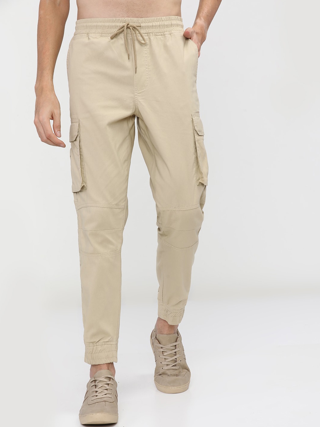 

HIGHLANDER Men Beige Cargos Trousers
