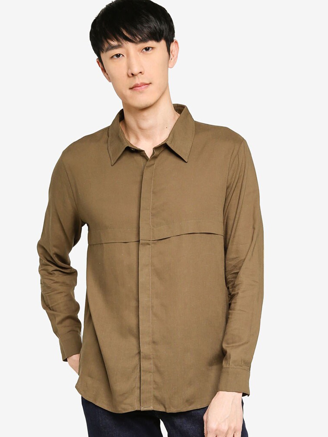 

ZALORA BASICS Men Olive Green Front Panelling Long Sleeve Casual Shirt