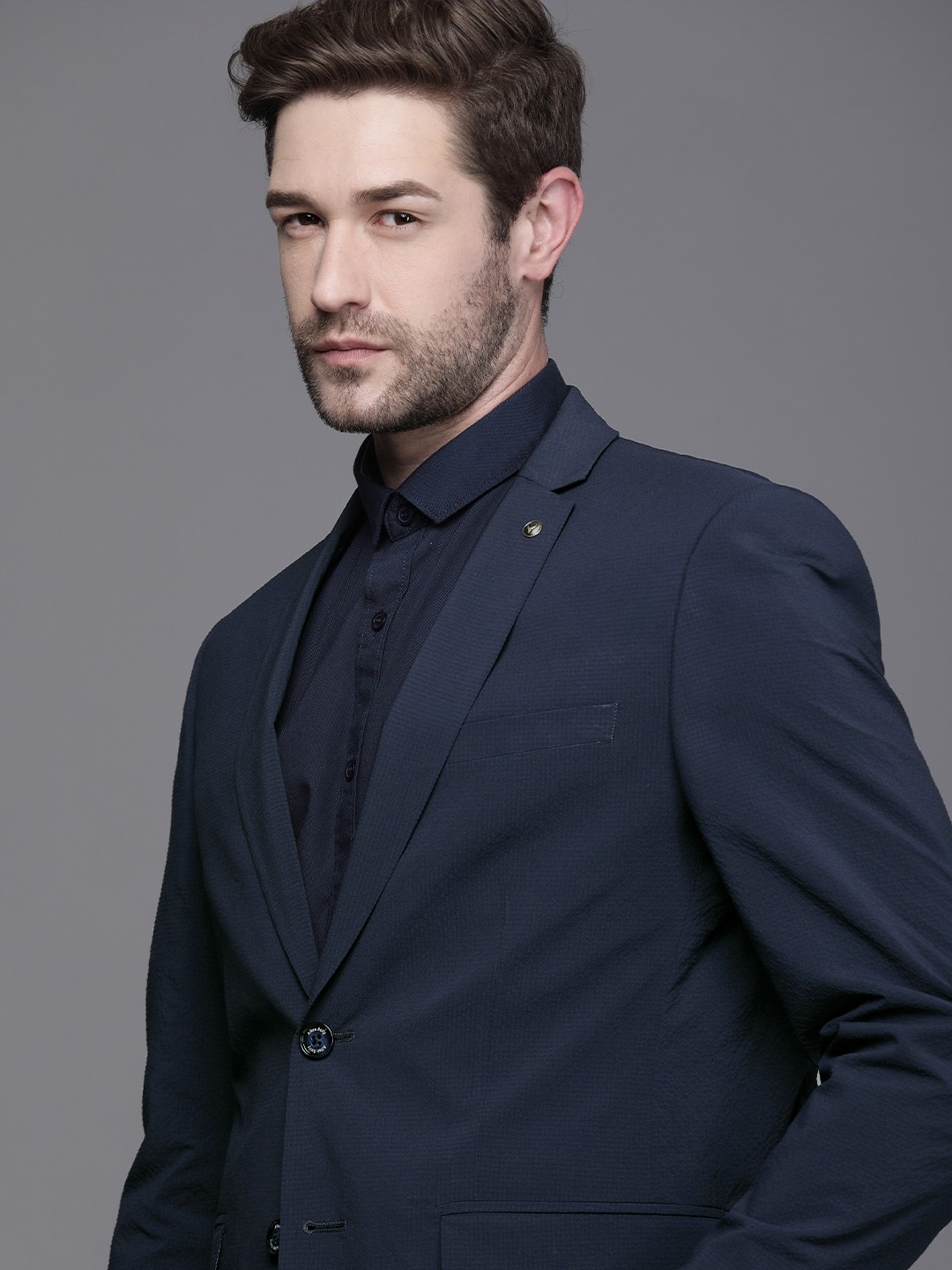 

Allen Solly Men Navy Solid Slim-Fit Single-Breasted Blazer, Navy blue