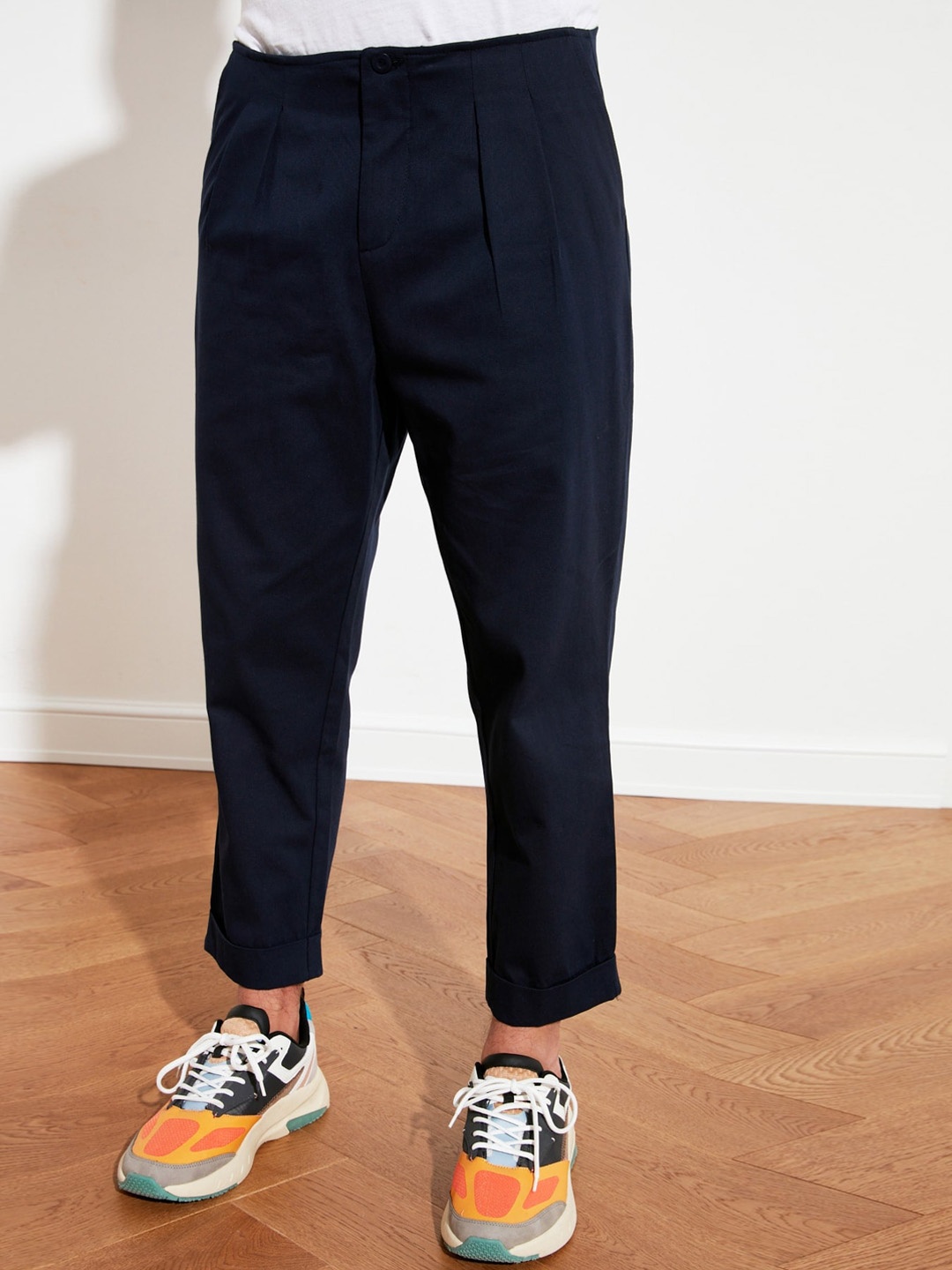 

Trendyol Men Navy Blue Solid Loose Fit Pleated Trousers