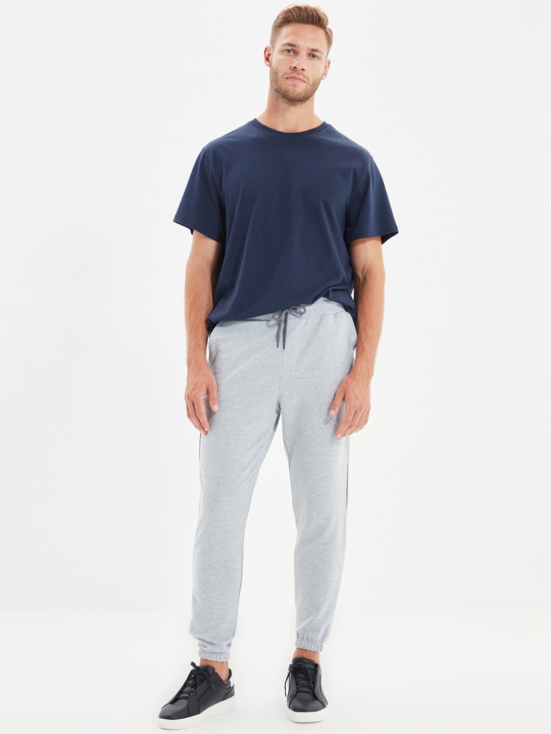 

Trendyol Men Grey Melange Solid Joggers