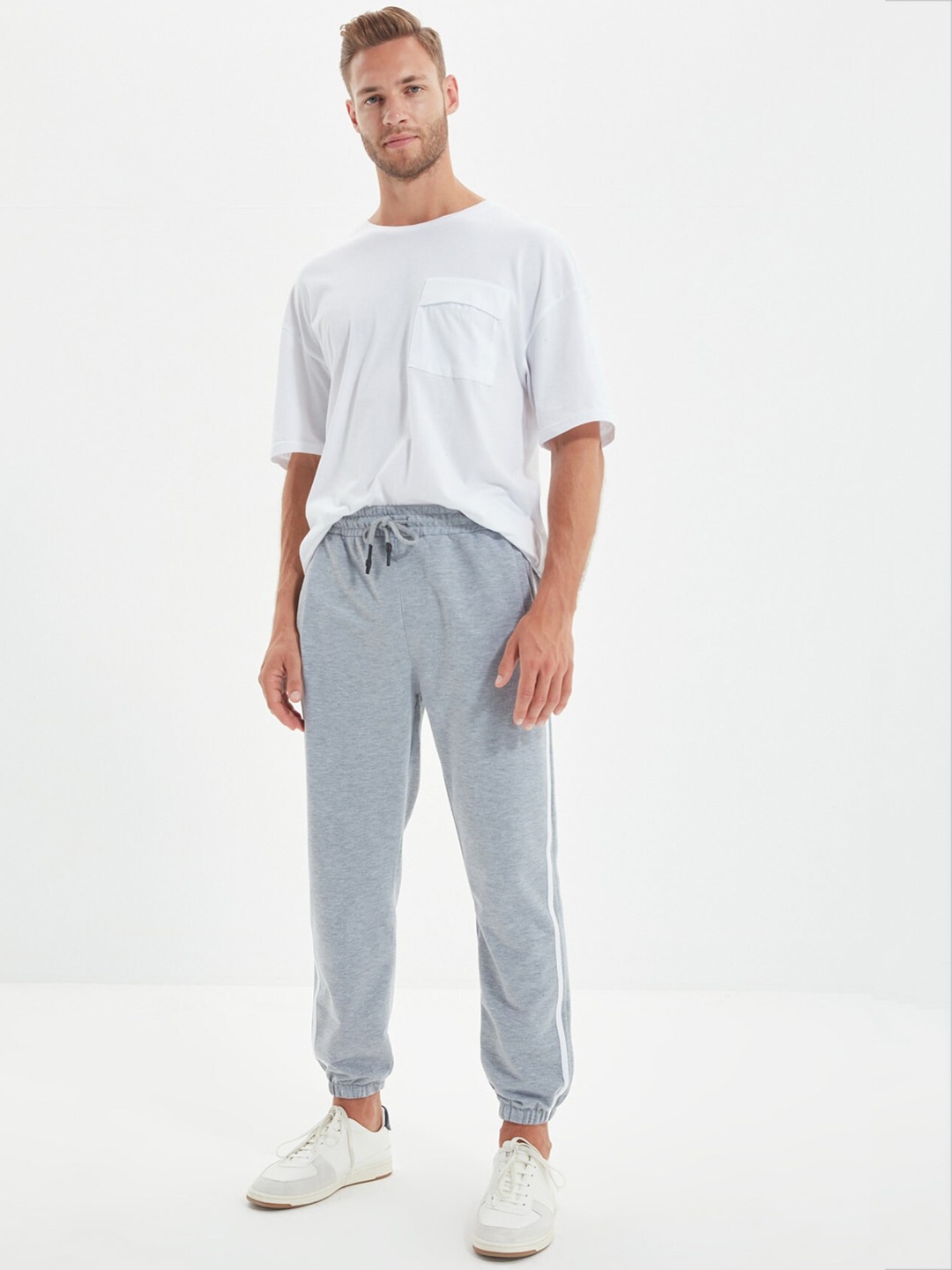 

Trendyol Men Grey Melange Solid Joggers