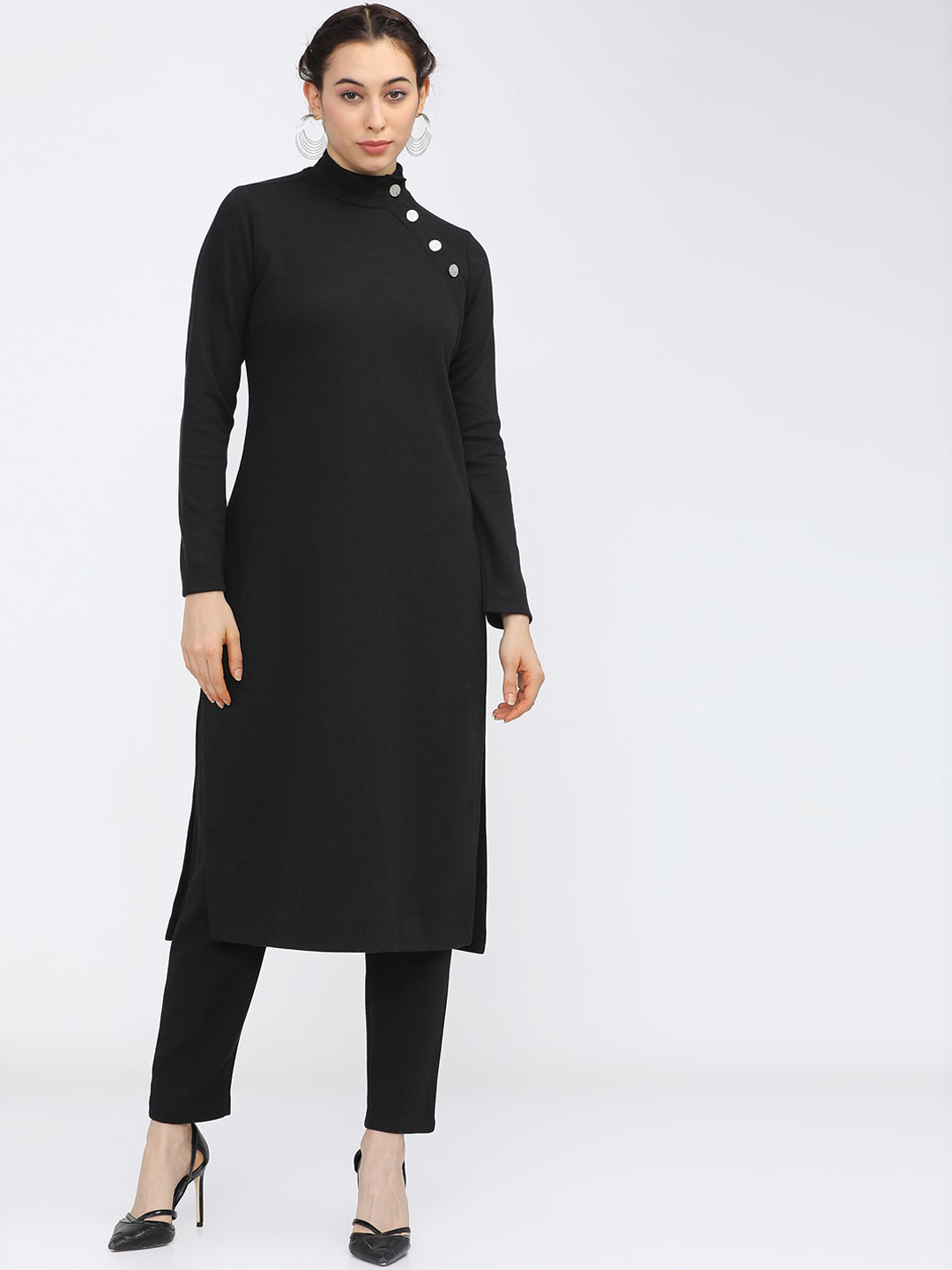 

Vishudh Women Black Flared Sleeves Kurta