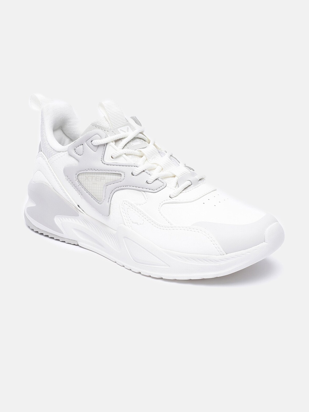 

Xtep Women White Skateboarding Non-Marking Shoes