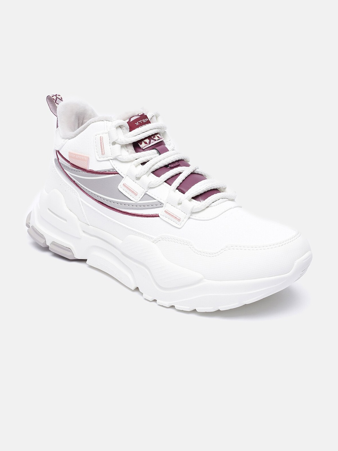 Xtep Women White Training or Gym Non-Marking Shoes