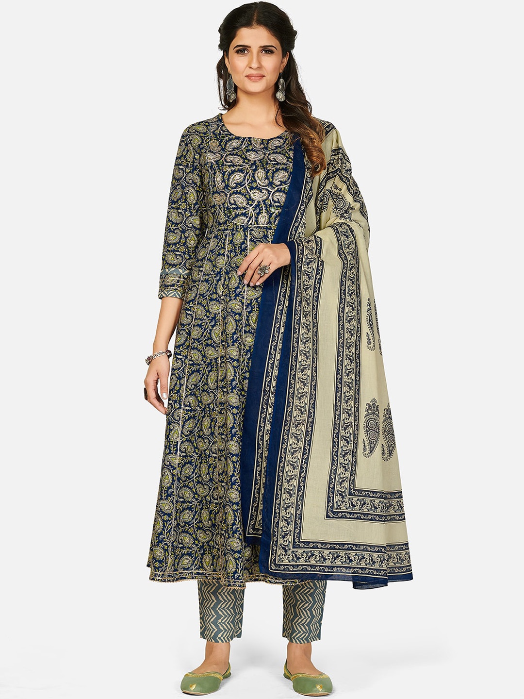 

Vbuyz Women Blue Printed Gotta Patti Pure Cotton Kurta with Trousers & With Dupatta