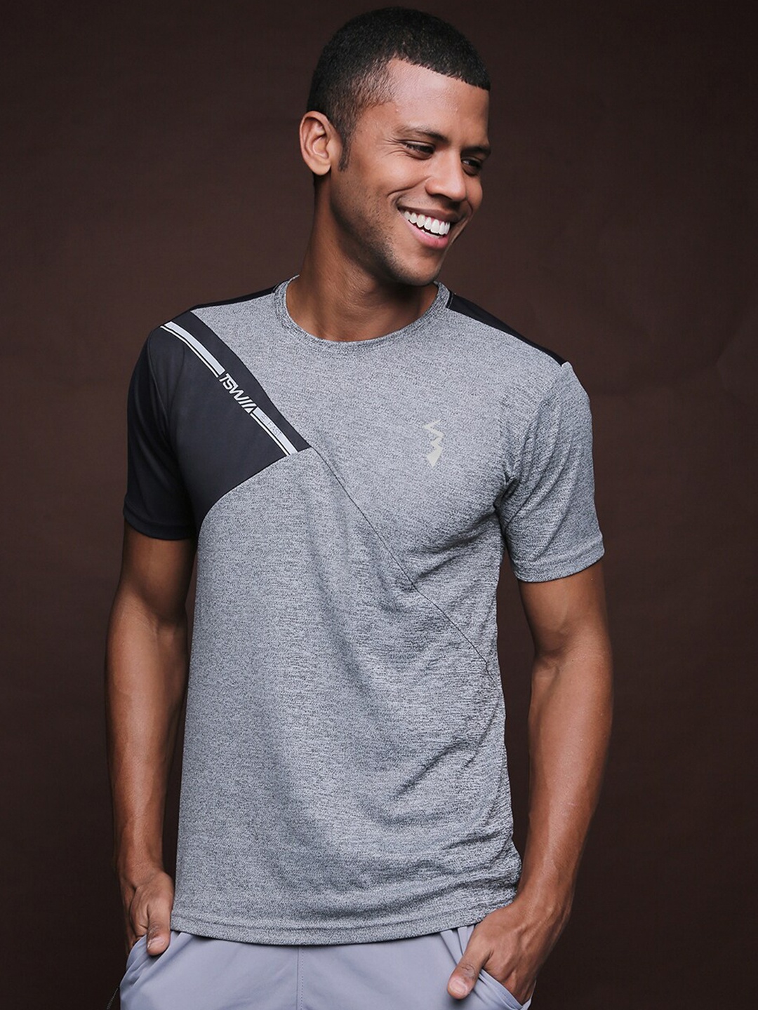 Campus Sutra Men Grey Colourblocked Dri-FIT Pockets Running T-shirt
