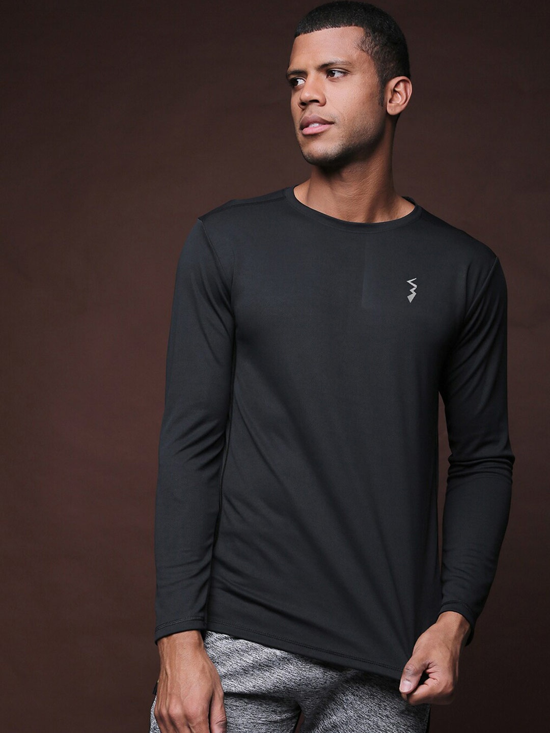 

Campus Sutra Men Black Dri-FIT Applique Running T-shirt