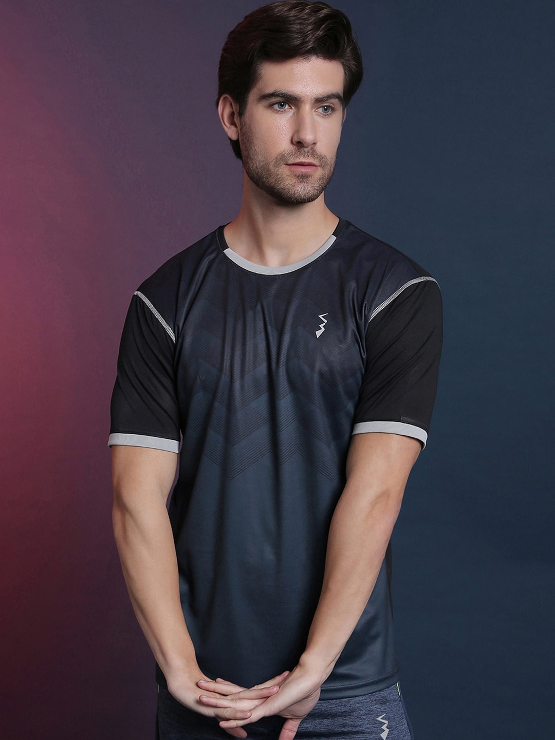 

Campus Sutra Men Black Dri-FIT Applique Running T-shirt
