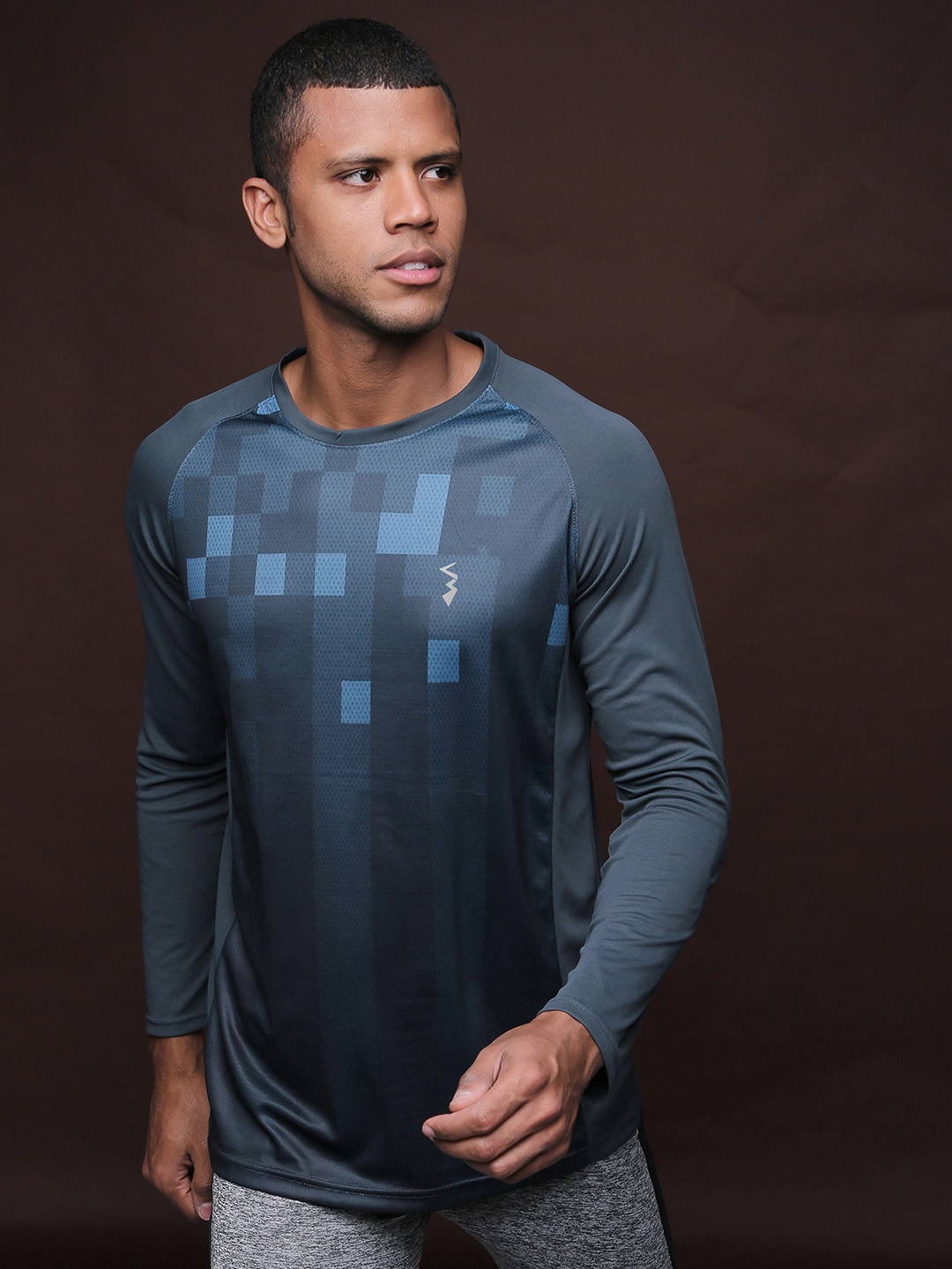 

Campus Sutra Men Charcoal Colourblocked Dri-FIT Raw Edge Running T-shirt