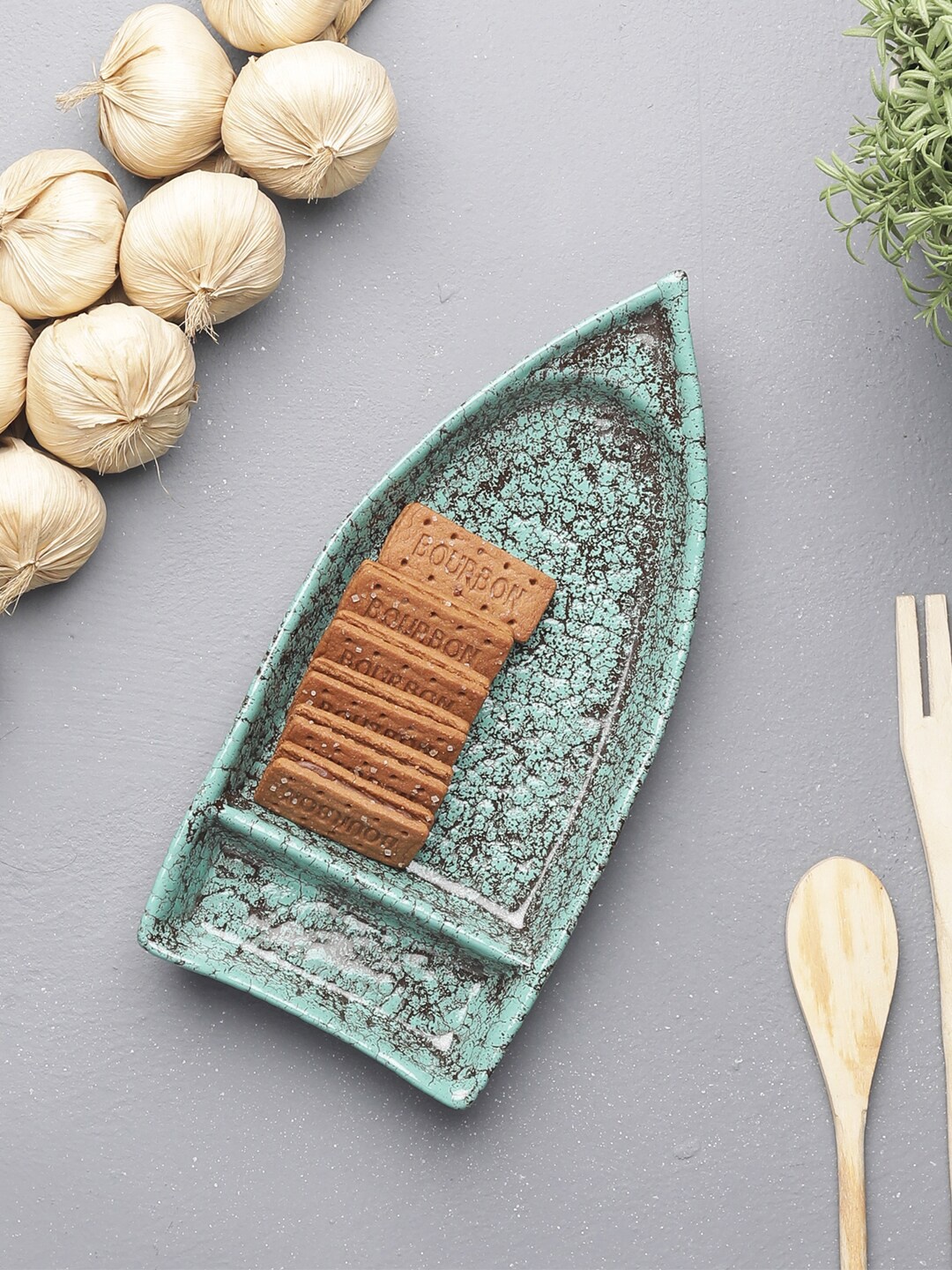 

VarEesha Green & 1 Piece Printed Ceramic Boat Shaped Serving Platter