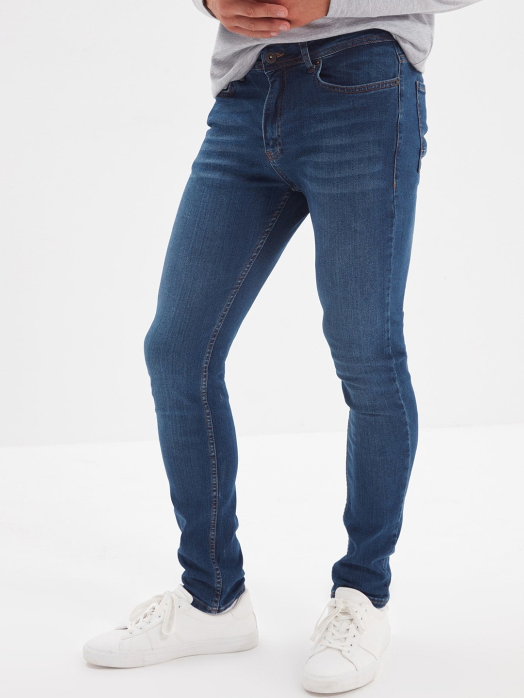 

Trendyol Men Blue Light Fade Jeans