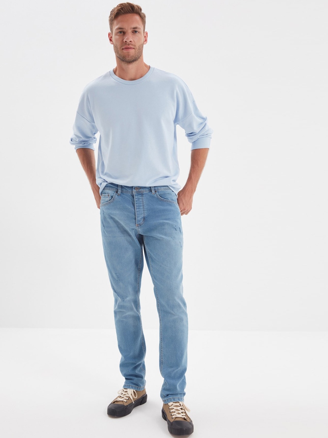 

Trendyol Men Blue Straight Fit Low Distress Light Fade Jeans