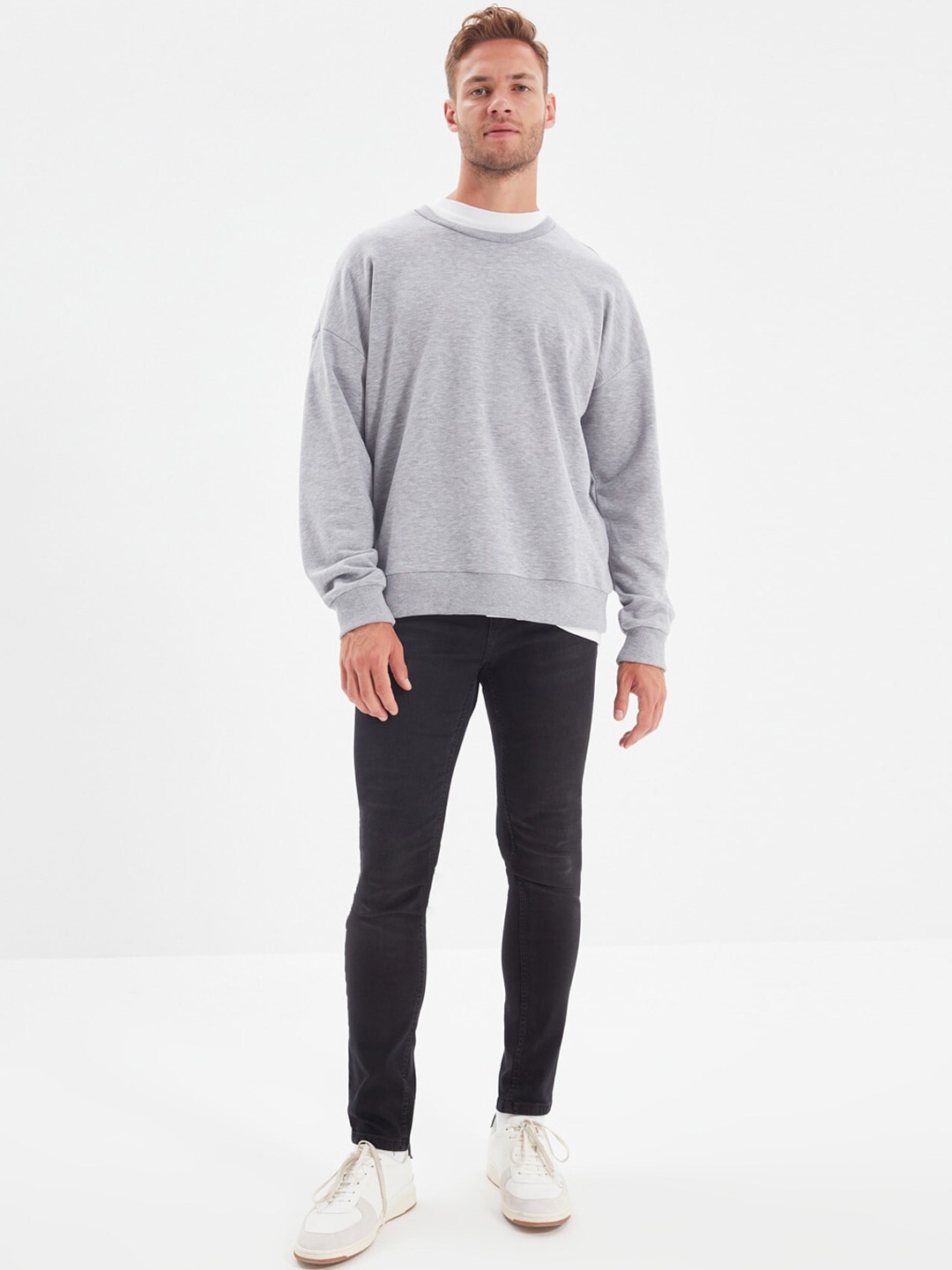 

Trendyol Men Black Solid Regular Fit Jeans
