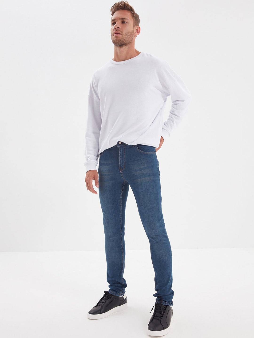 

Trendyol Men Blue Light Fade Jeans