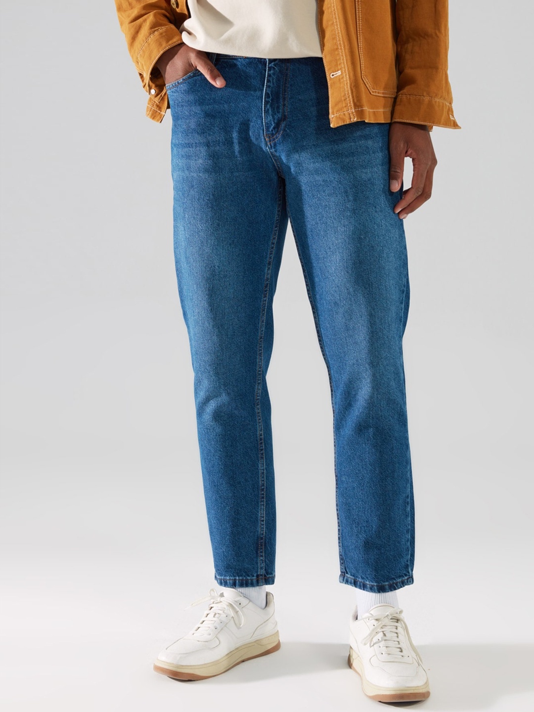 

Trendyol Men Navy Blue Low Distress Light Fade Jeans