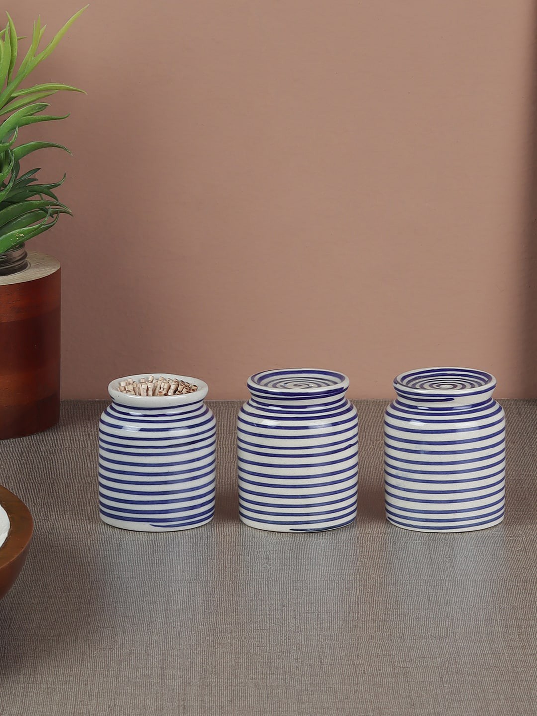 

VarEesha Blue Spiral Salt & Pepper with Toothpick Holder