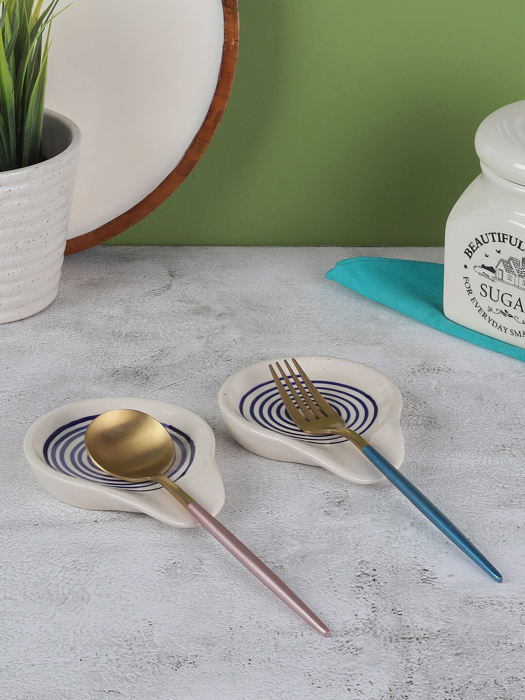 

VarEesha Blue Spiral Spoon Rests Set of Two