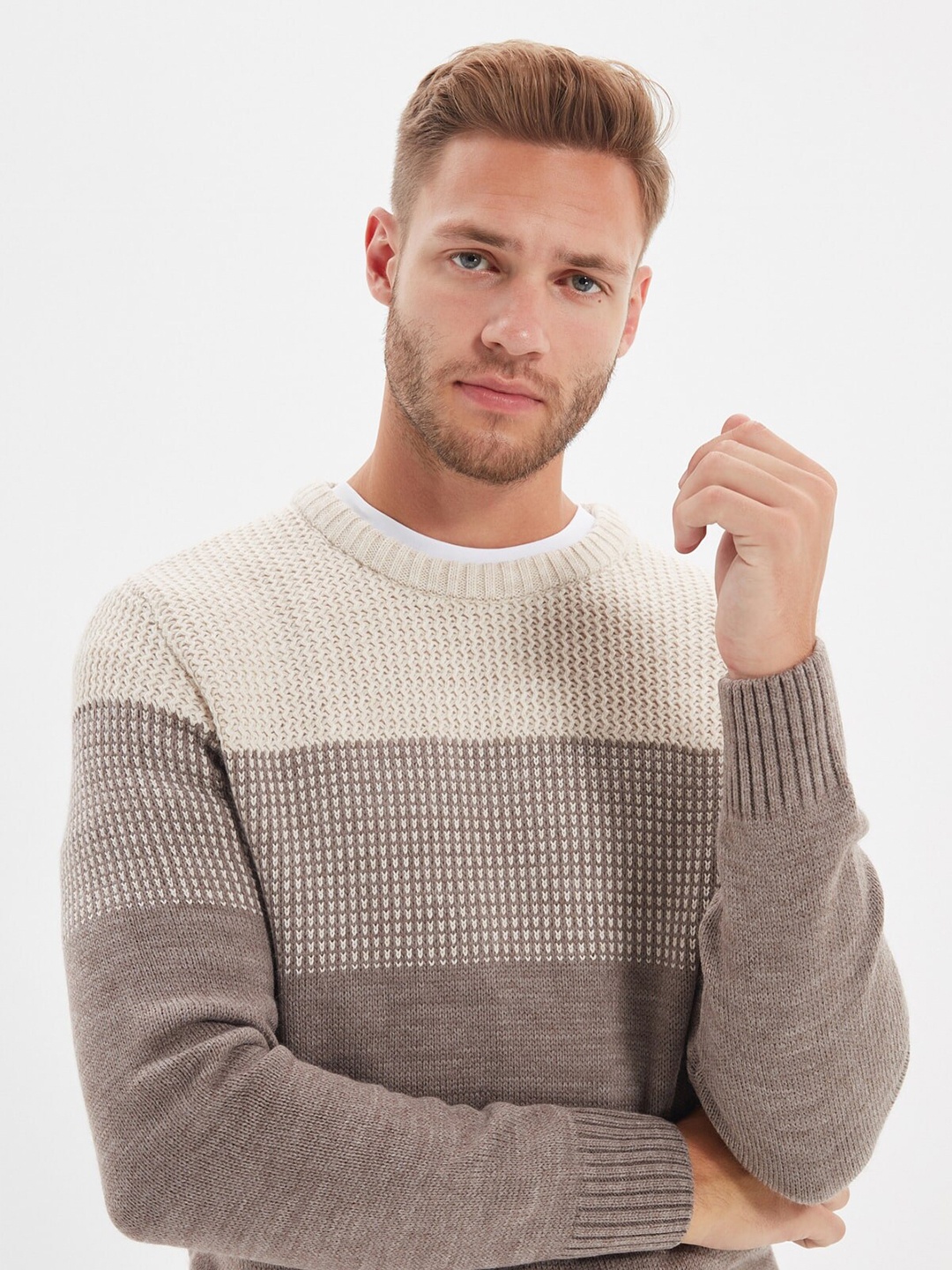 Trendyol Men Beige Colourblocked Pullover