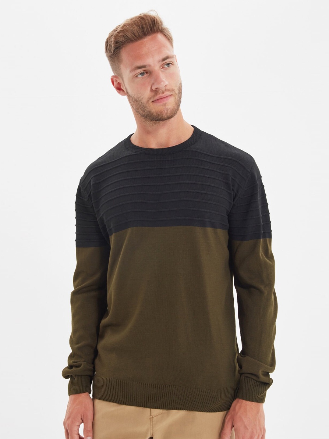 

Trendyol Men Khaki & Black Colourblocked Pullover