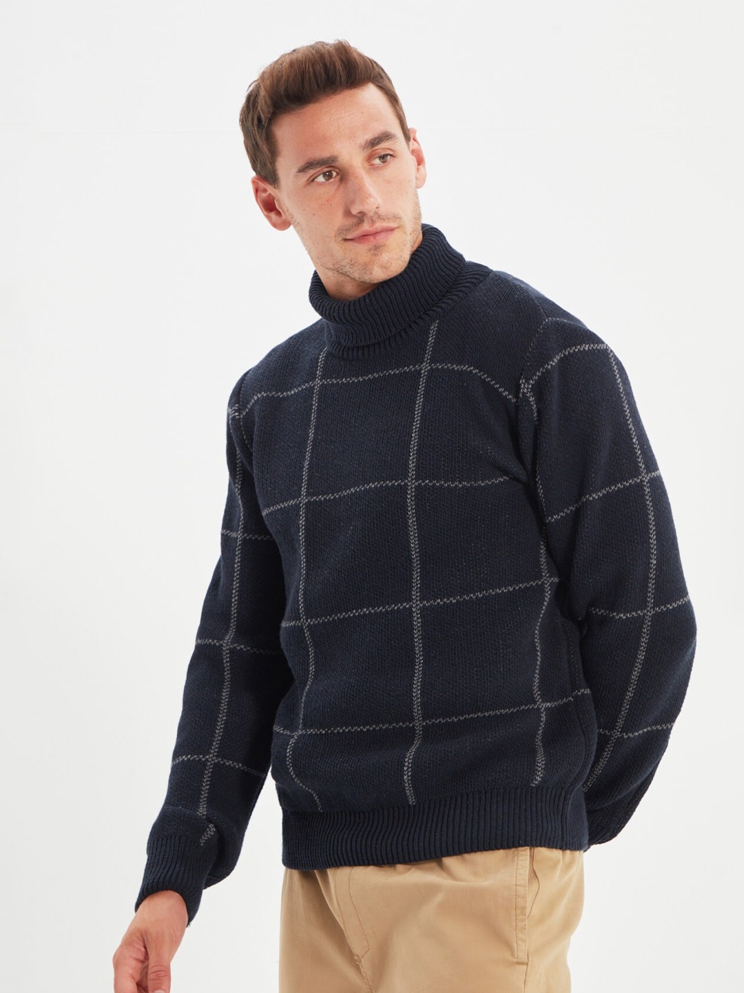 

Trendyol Men Navy Blue & Grey Checked Pullover