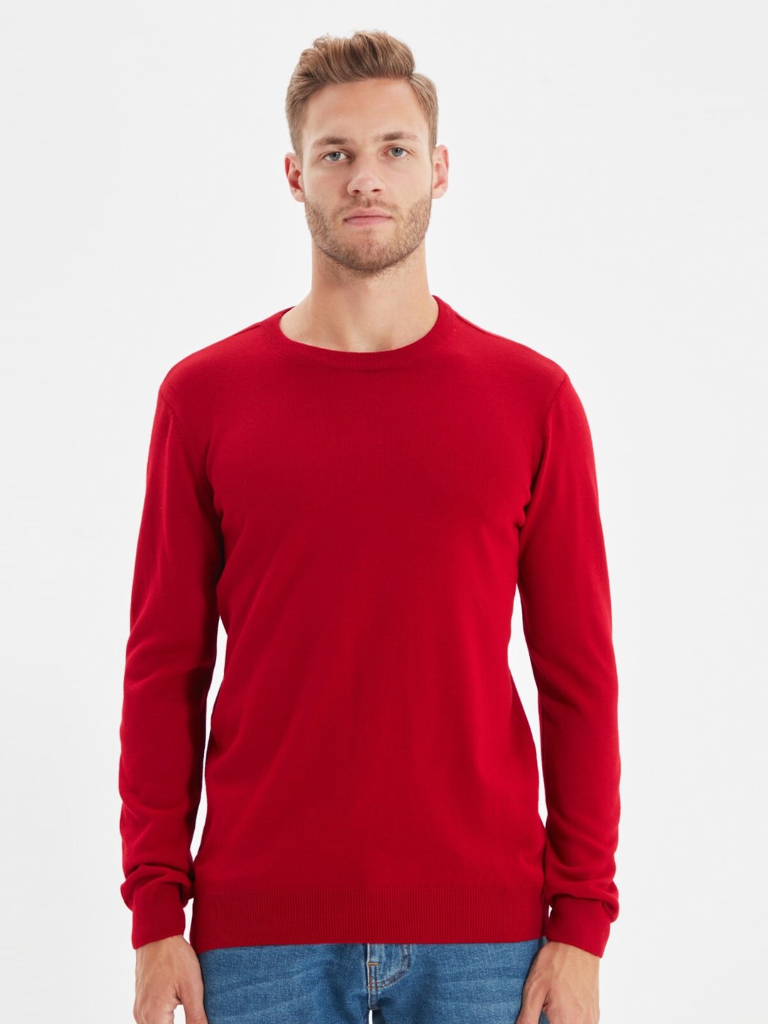 

Trendyol Men Red Solid Round Neck Sweater