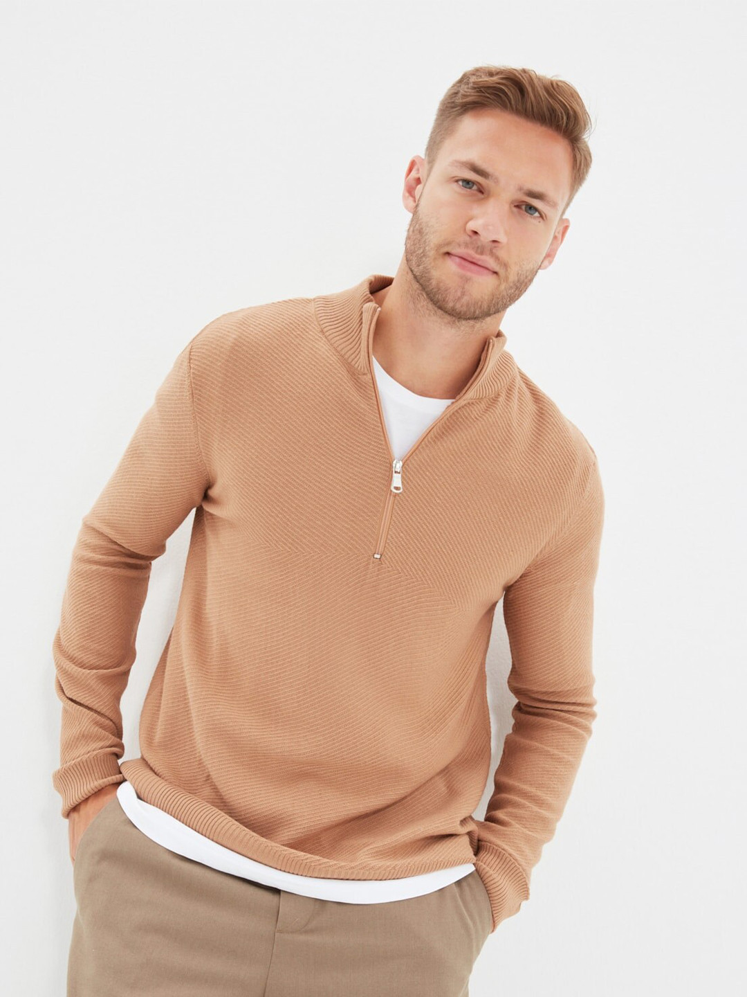 

Trendyol Men Brown Ribbed Pullover