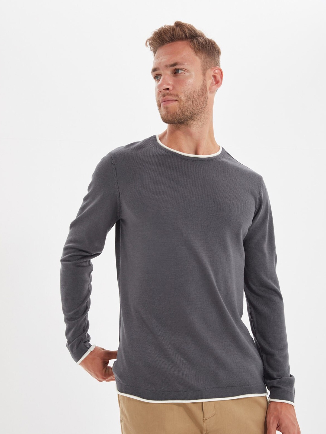 

Trendyol Men Grey & White Pullover