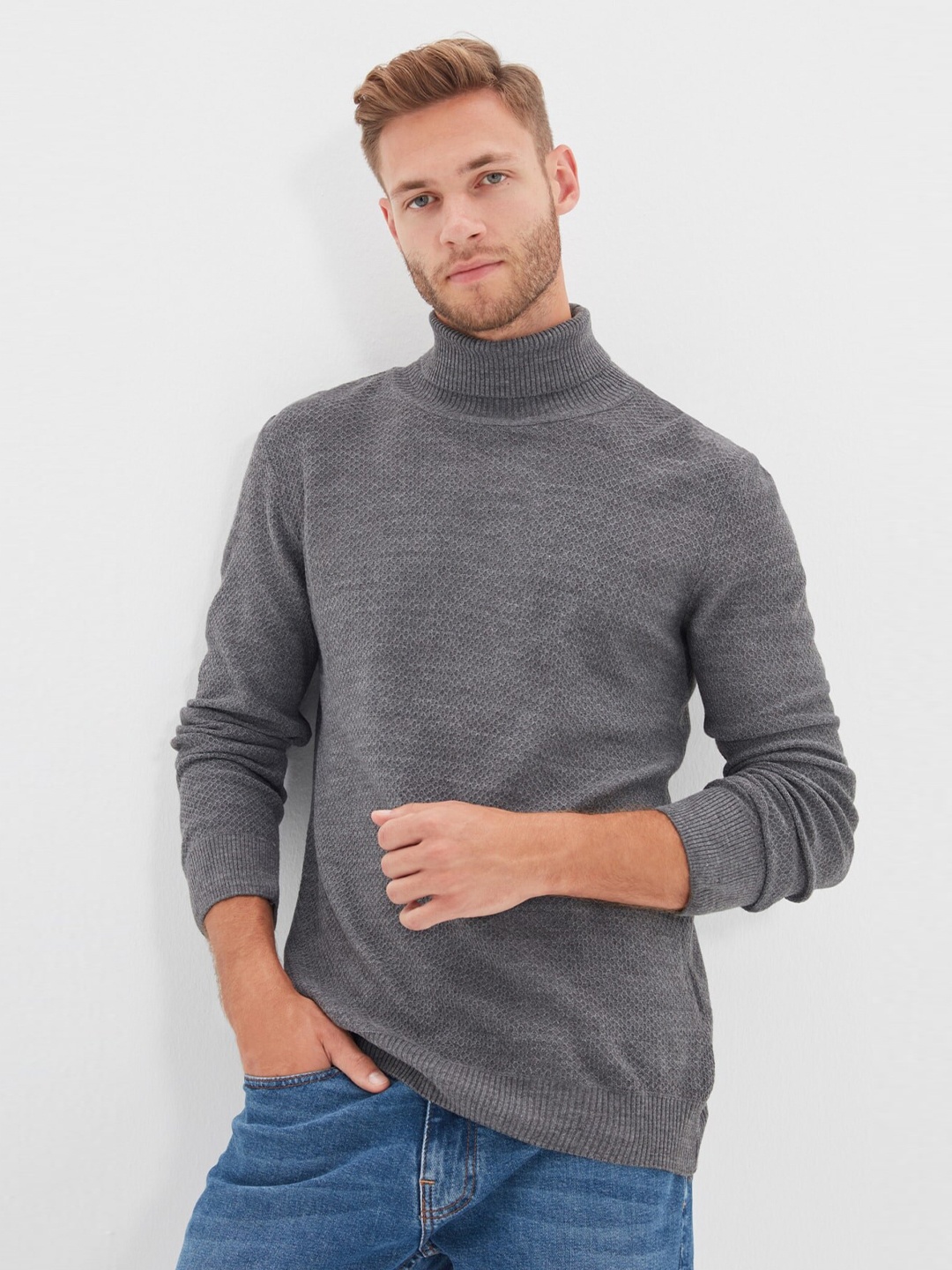 

Trendyol Men Grey Pullover