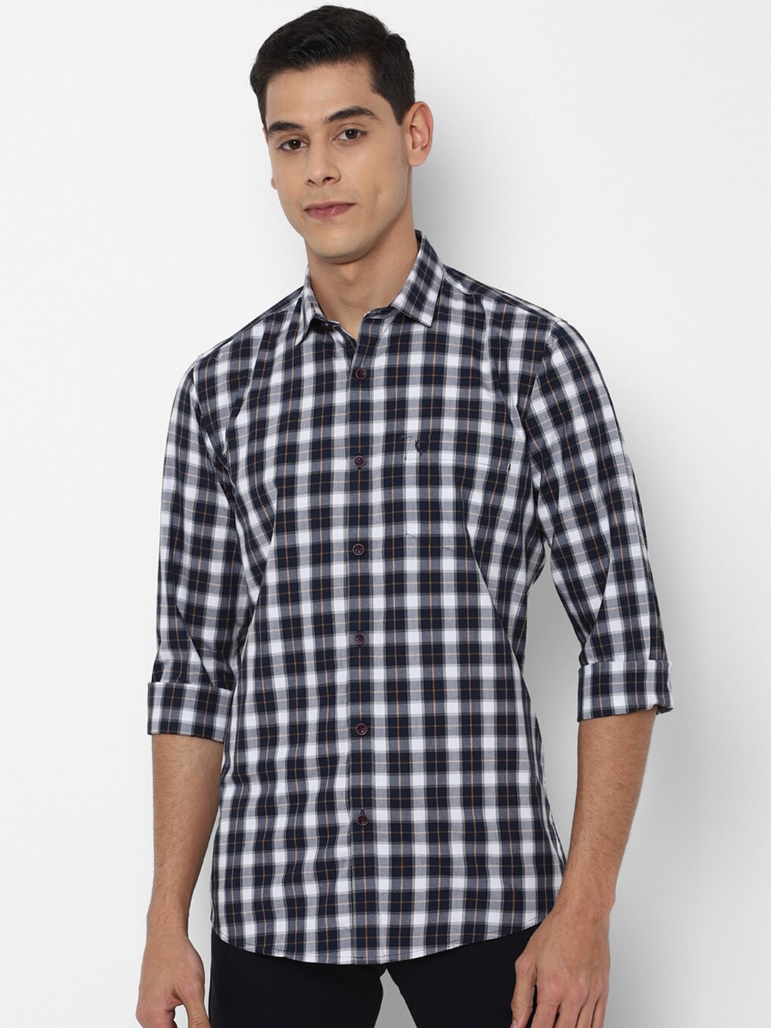 

Allen Solly Men Black & White Checked Slim Fit Pure Cotton Casual Shirt