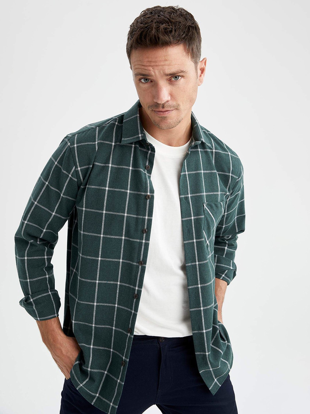 

DeFacto Men Green & Grey Checked Casual Shirt