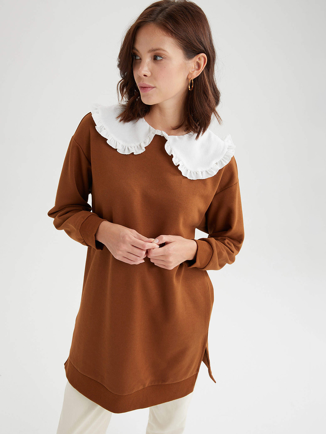 

DeFacto Women Brown Solid Longline Sweatshirt